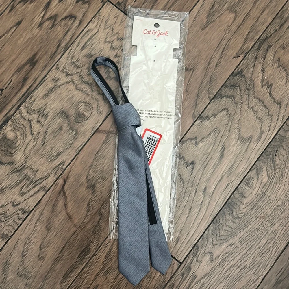 NWT Cat & Jack Blue Clip On Tie kid’s size S/M
